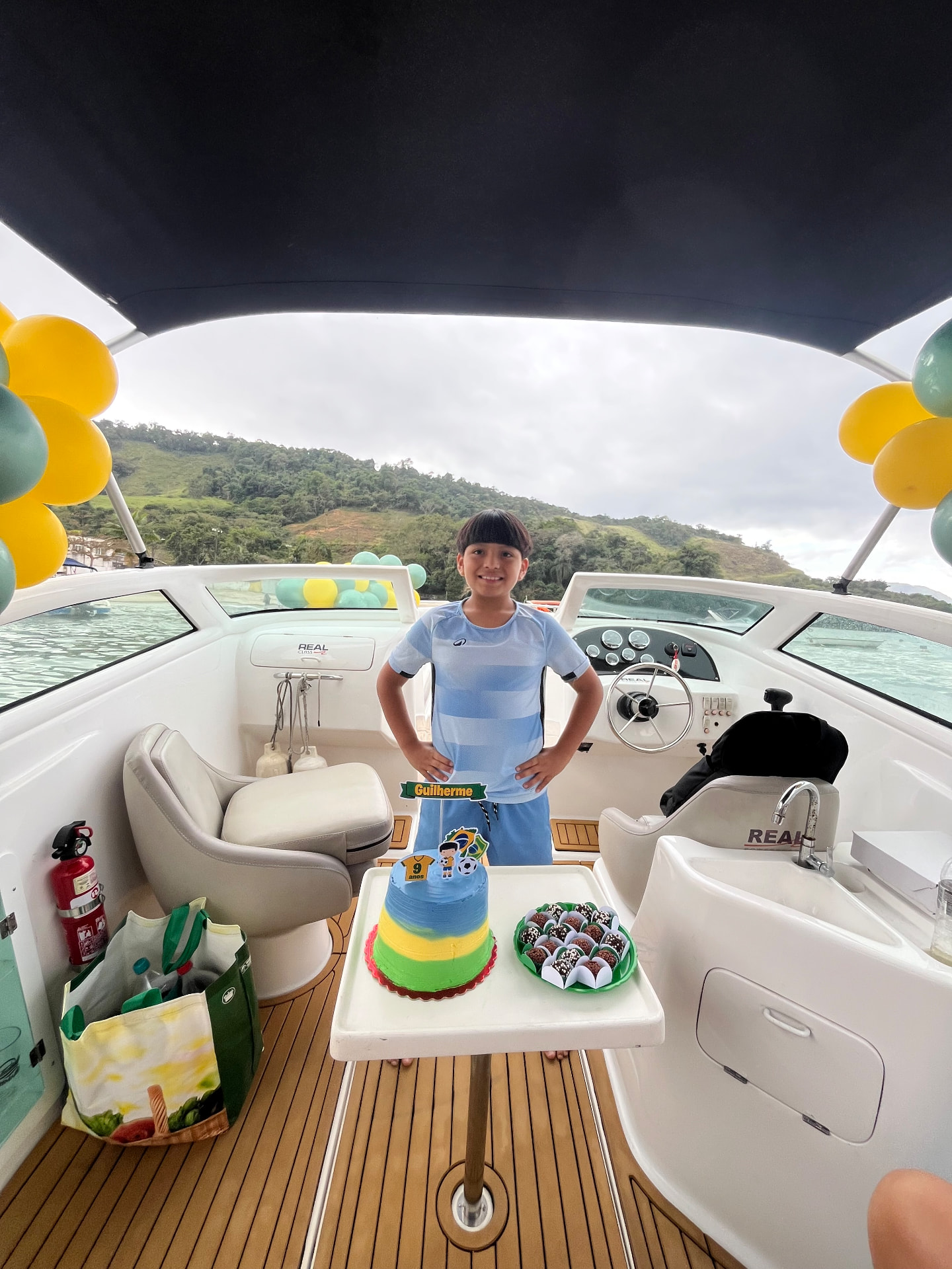 Aniversário celebrado a bordo da lancha da Primares